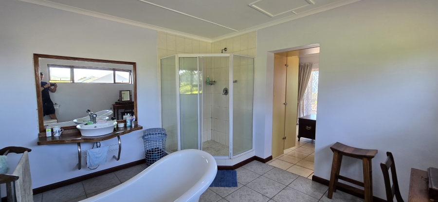 4 Bedroom Property for Sale in Marshstrand Eastern Cape